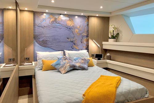 Motor Yacht Julianne interior bedroom image