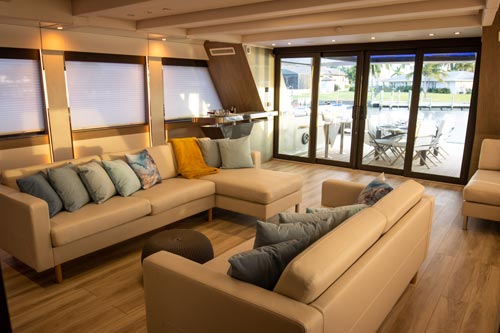 Motor Yacht Julianne interior lounge image