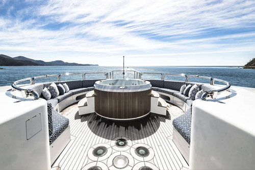 Motor Yacht Spirit jacuzzi and seating area on bow of the yacht